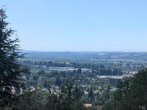 1026 Sunset Dr, Healdsburg, CA 95448