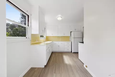 Kitchen - 349 Willow Ave, Corte Madera, CA 94925 photo 8 of 8