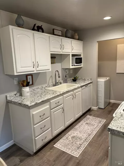 8201 Camino Colegio Dr #161, Rohnert Park, CA 94928