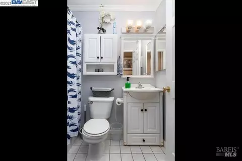 Bath - 14375 Doolittle Dr, San Leandro, CA 94577 photo 2 of 2