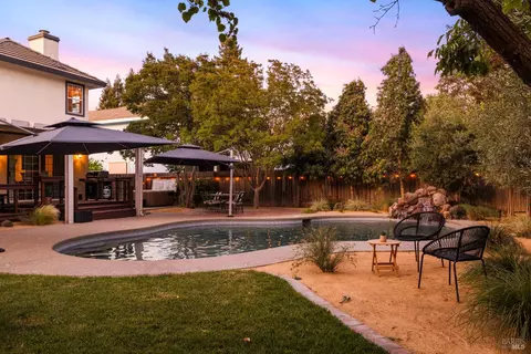 Exterior - 945 Granada Ln, Vacaville, CA 95688 photo 23 of 31