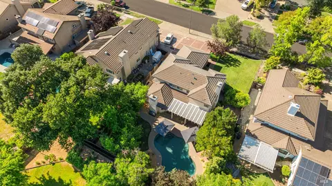 View/Area - 945 Granada Ln, Vacaville, CA 95688 photo 11 of 13
