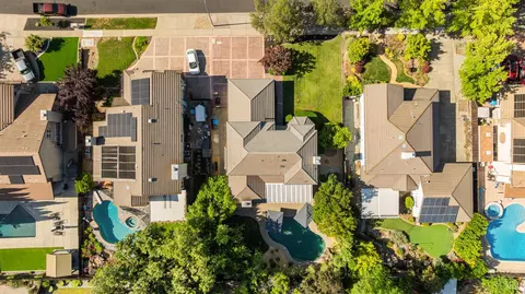 View/Area - 945 Granada Ln, Vacaville, CA 95688 photo 12 of 13