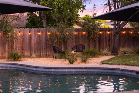 Exterior - 945 Granada Ln, Vacaville, CA 95688 photo 30 of 31