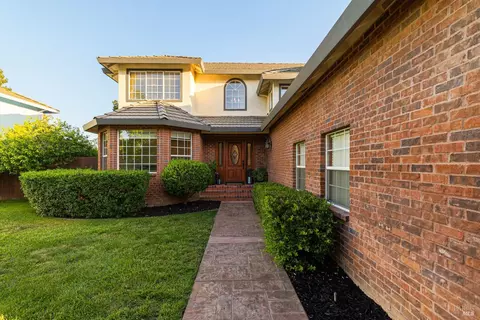 Exterior - 945 Granada Ln, Vacaville, CA 95688 photo 6 of 31