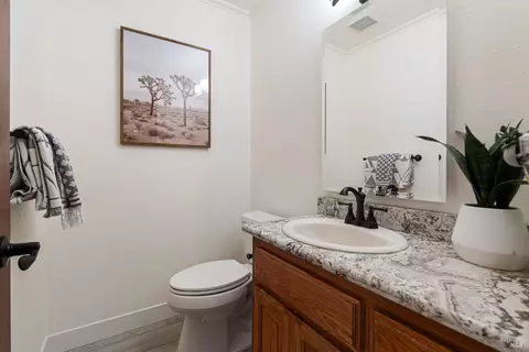 Bath - 945 Granada Ln, Vacaville, CA 95688 photo 1 of 8