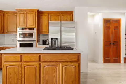 Kitchen - 945 Granada Ln, Vacaville, CA 95688 photo 4 of 6