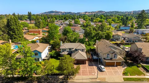 View/Area - 945 Granada Ln, Vacaville, CA 95688 photo 10 of 13