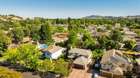 View/Area - 945 Granada Ln, Vacaville, CA 95688 photo 2 of 13