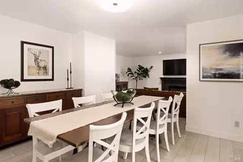 Dining - 945 Granada Ln, Vacaville, CA 95688 photo 3 of 5