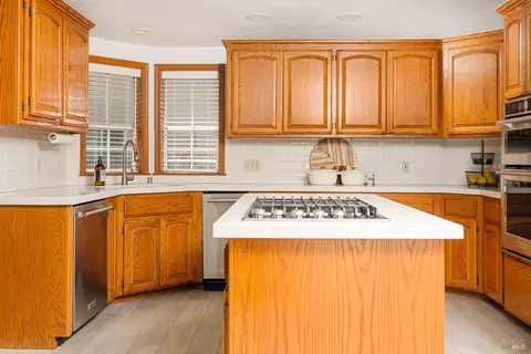 Kitchen - 945 Granada Ln, Vacaville, CA 95688 photo 2 of 6