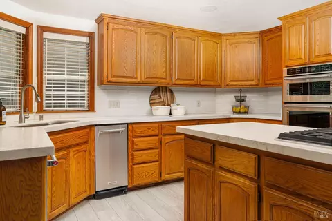 Kitchen - 945 Granada Ln, Vacaville, CA 95688 photo 3 of 6