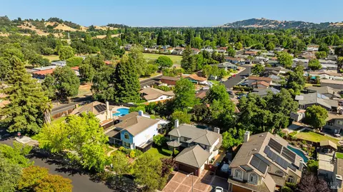 View/Area - 945 Granada Ln, Vacaville, CA 95688 photo 8 of 13