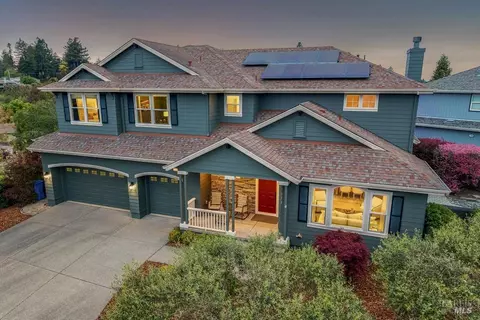 7580 Meadowlark Dr, Sebastopol, CA 95472