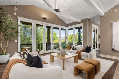 Living - 4030 Old Barn Rd, Healdsburg, CA 95448 photo 3 of 6