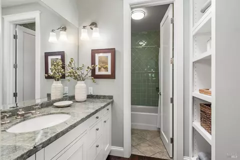 Bath - 4030 Old Barn Rd, Healdsburg, CA 95448 photo 5 of 5
