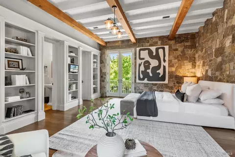 Bedroom - 4030 Old Barn Rd, Healdsburg, CA 95448 photo 6 of 8