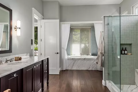 Bath - 4030 Old Barn Rd, Healdsburg, CA 95448 photo 1 of 5