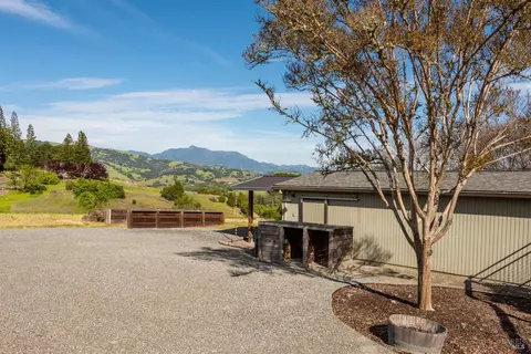 Exterior - 4030 Old Barn Rd, Healdsburg, CA 95448 photo 36 of 40
