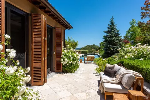 Exterior - 4030 Old Barn Rd, Healdsburg, CA 95448 photo 10 of 40