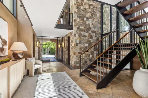 Entry Way - 4030 Old Barn Rd, Healdsburg, CA 95448 photo 6 of 7
