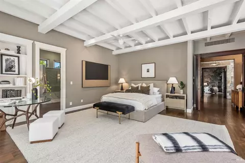 Bedroom - 4030 Old Barn Rd, Healdsburg, CA 95448 photo 1 of 8