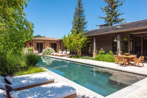 Exterior - 4030 Old Barn Rd, Healdsburg, CA 95448 photo 3 of 40