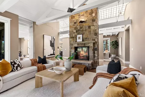 Living - 4030 Old Barn Rd, Healdsburg, CA 95448 photo 4 of 6