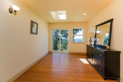 Bedroom - 32211 Condor Rd, Willits, CA 95490 photo 3 of 4