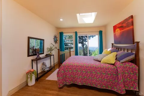 Bedroom - 32211 Condor Rd, Willits, CA 95490 photo 2 of 4