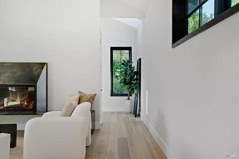 Entry Way - 1122 Elm Ave, Sonoma, CA 95476 photo 4 of 8