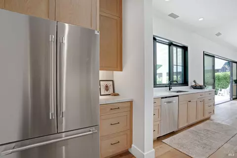 Kitchen - 1122 Elm Ave, Sonoma, CA 95476 photo 4 of 7