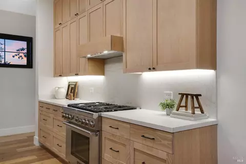 Kitchen - 1122 Elm Ave, Sonoma, CA 95476 photo 6 of 7