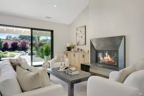 Living - 1122 Elm Ave, Sonoma, CA 95476 photo 2 of 6