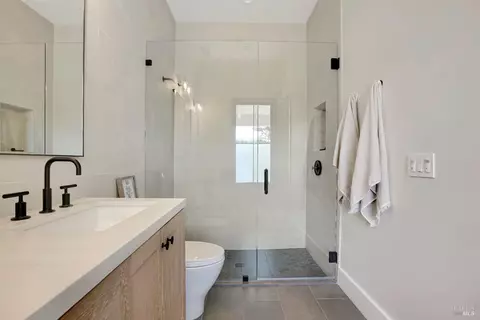 Bath - 1122 Elm Ave, Sonoma, CA 95476 photo 2 of 5