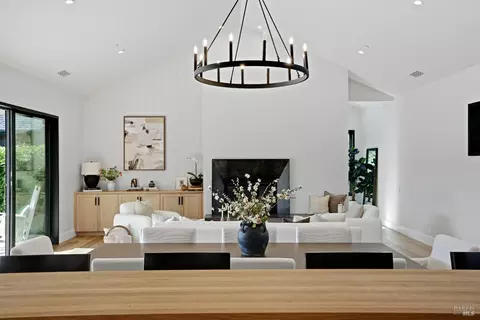 Dining - 1122 Elm Ave, Sonoma, CA 95476 photo 1 of 2