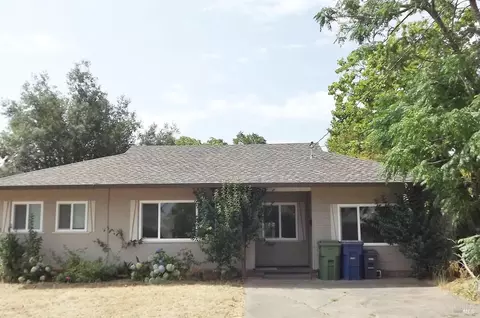 32 Blair St, Cloverdale, CA 95425