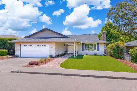 6828 Fairfield Dr, Santa Rosa, CA 95409