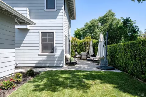 Exterior - 580 E 6th St, Sonoma, CA 95476 photo 6 of 8