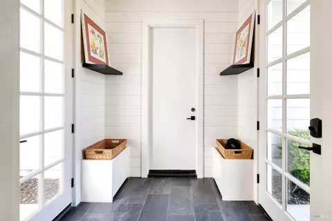 Entry Way - 580 E 6th St, Sonoma, CA 95476 photo 3 of 4