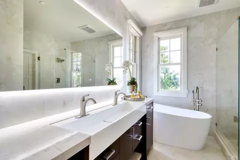 Bath - 580 E 6th St, Sonoma, CA 95476 photo 2 of 6