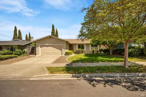 2078 Maria Dr, Napa, CA 94559