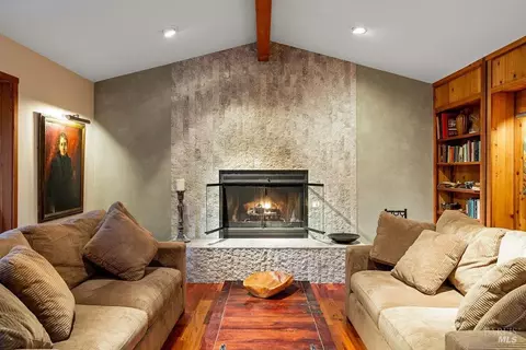 Living - 17090 Fitzpatrick Ln, Occidental, CA 95465 photo 2 of 4