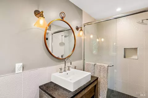 Bath - 17090 Fitzpatrick Ln, Occidental, CA 95465 photo 1 of 8