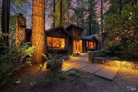 17090 Fitzpatrick Ln, Occidental, CA 95465