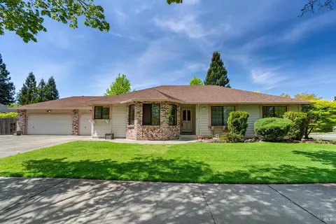 379 Countryside Dr, Santa Rosa, CA 95401