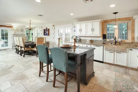 Kitchen - 1635 Sequoia Way, Dixon, CA 95620 photo 7 of 8