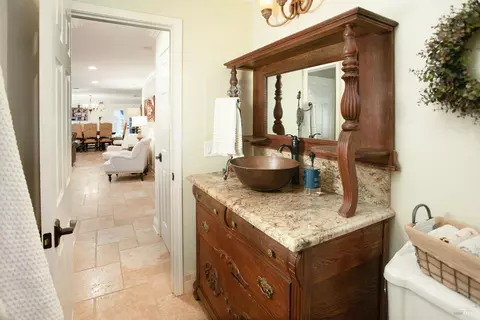 Bath - 1635 Sequoia Way, Dixon, CA 95620 photo 2 of 7