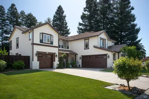 Exterior - 1635 Sequoia Way, Dixon, CA 95620 photo 3 of 28
