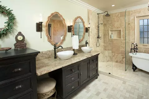 Bath - 1635 Sequoia Way, Dixon, CA 95620 photo 3 of 7